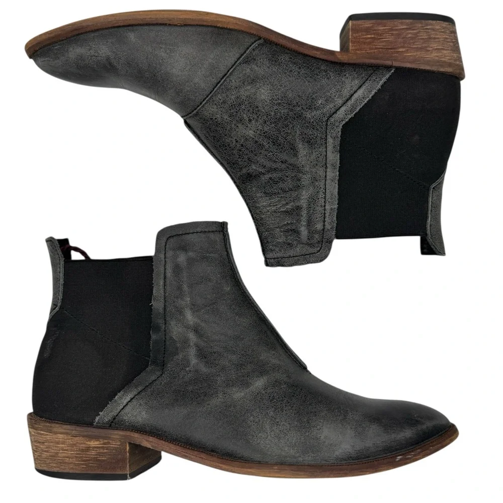 Women’s Made in Spain Gray and Black Leather Chelsea Boots - Size 37/ US 6.5-7